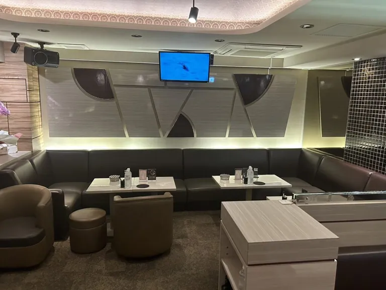 奏 (カナデ)の店内