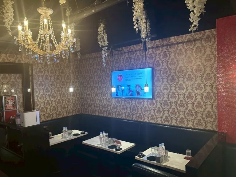 ダブルアールの店内