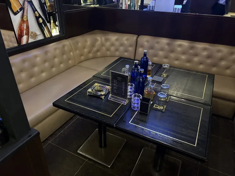 レブル （CLUB REBEL）/旧ヴァースの店内