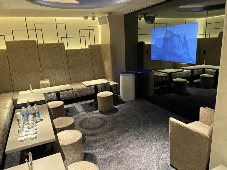 クラブ オー （club　O）の店内
