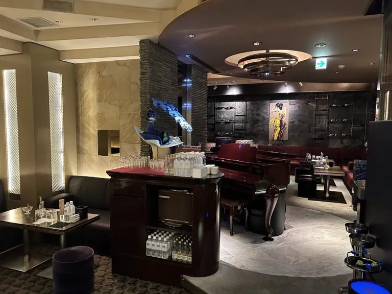 ソワニエの店内