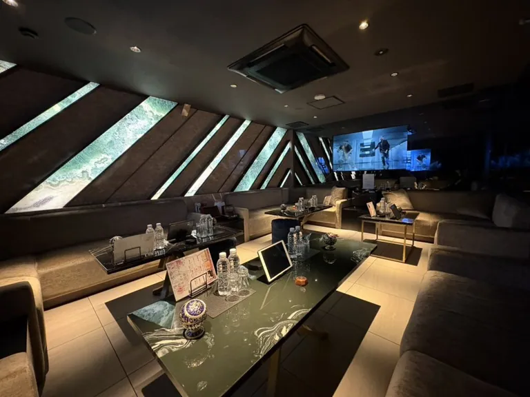 レインの店内