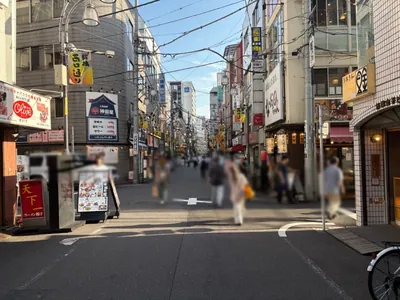 バーディーへの道順 4／5：一つ目の十字路を左折します。