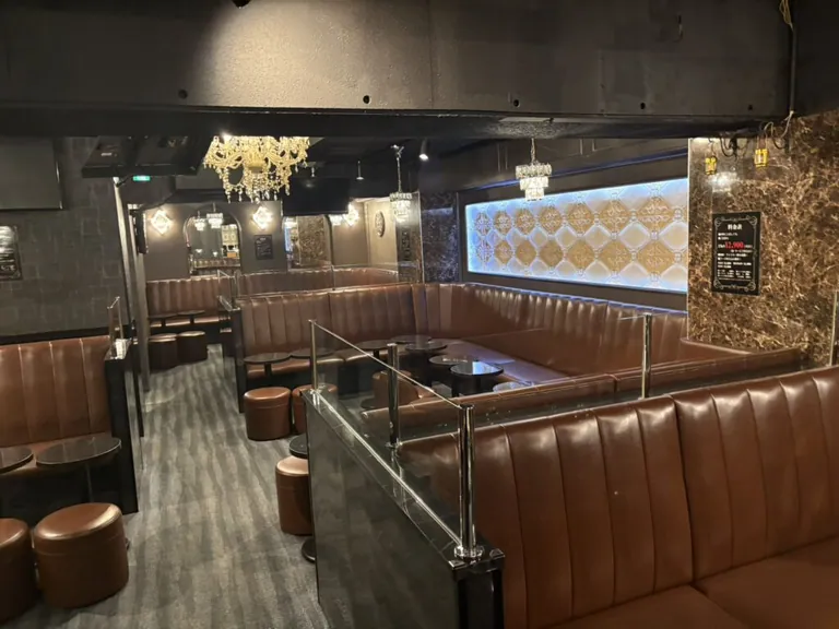 ナインの店内