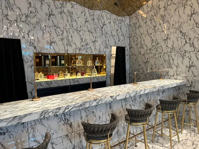 ジーの店内