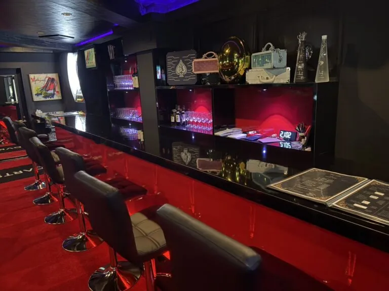 バズール （Girl’s bar lounge BZUL）の店内