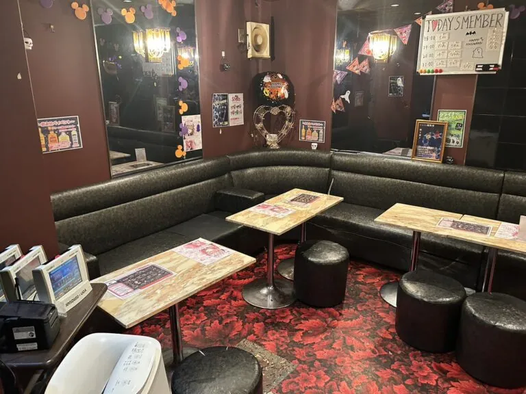 赤羽 フラワー (Girl’s Cafe FLOWER)の店内