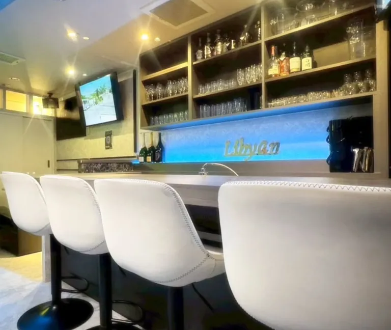 リビアンの店内