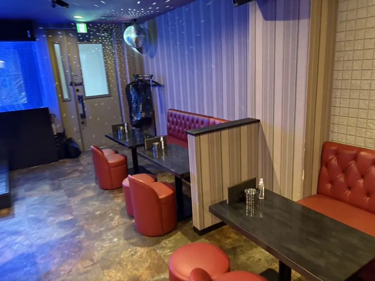 イーストブルーの店内
