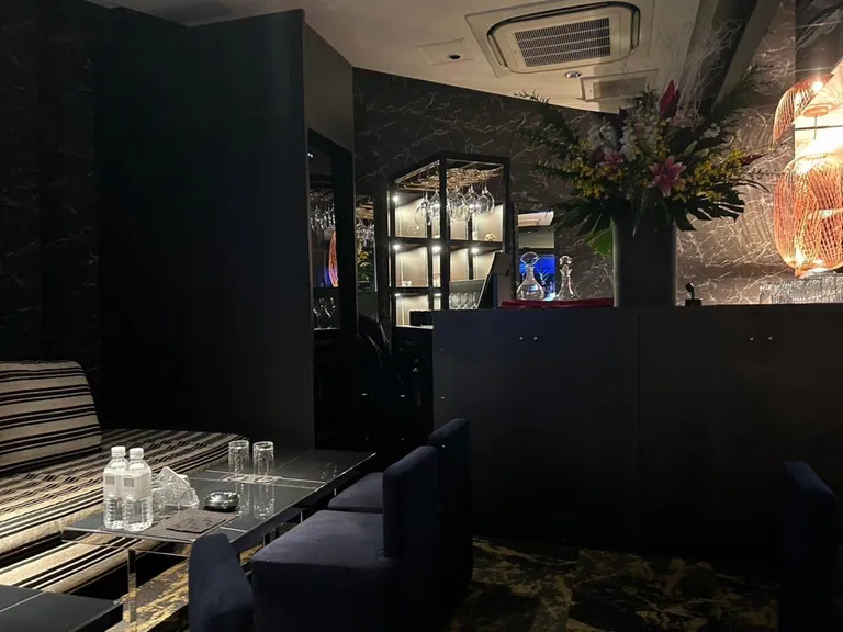 ソロモンの店内