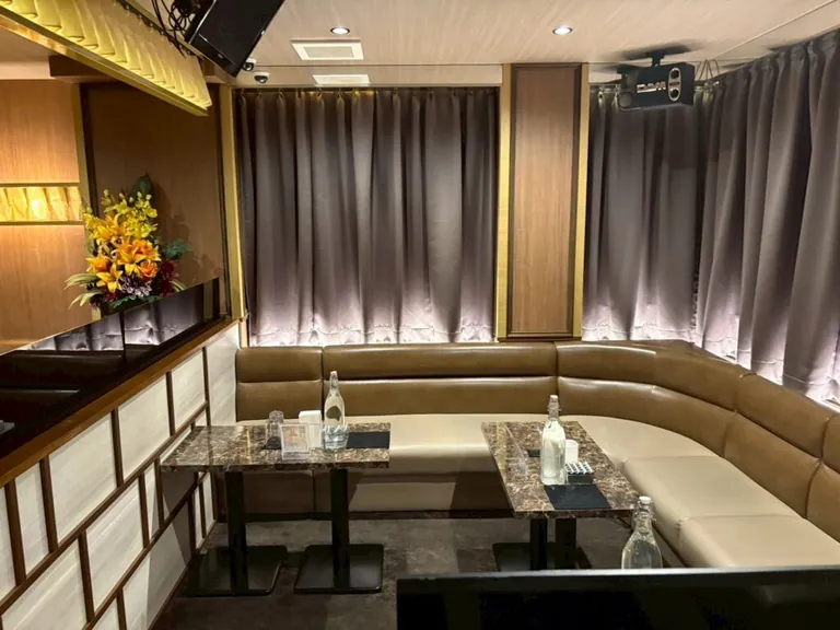 五井 ソワレの店内