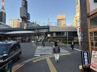 フクロウ （CLUB　梟）への道順 3／9：一つ目の横断歩道を渡ります。