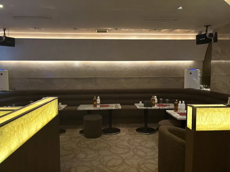 アイリスの店内