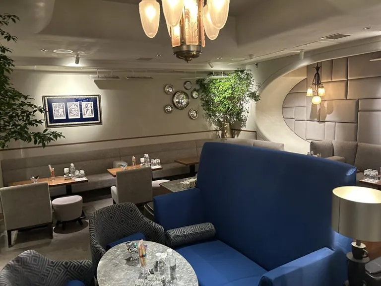 メゾンドエムの店内