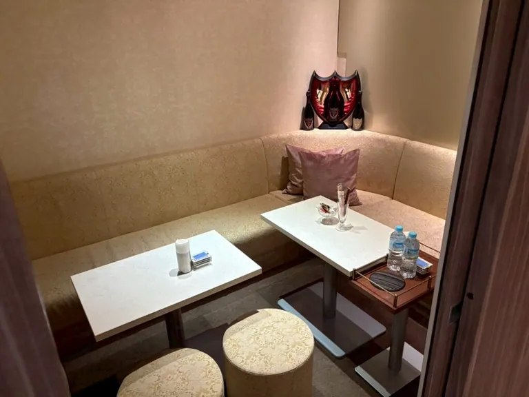心湖 （ココ）の店内