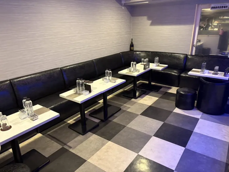 ロジャーの店内