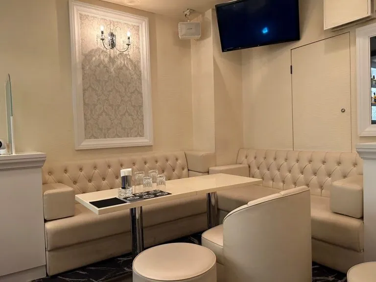 テンカラットの店内