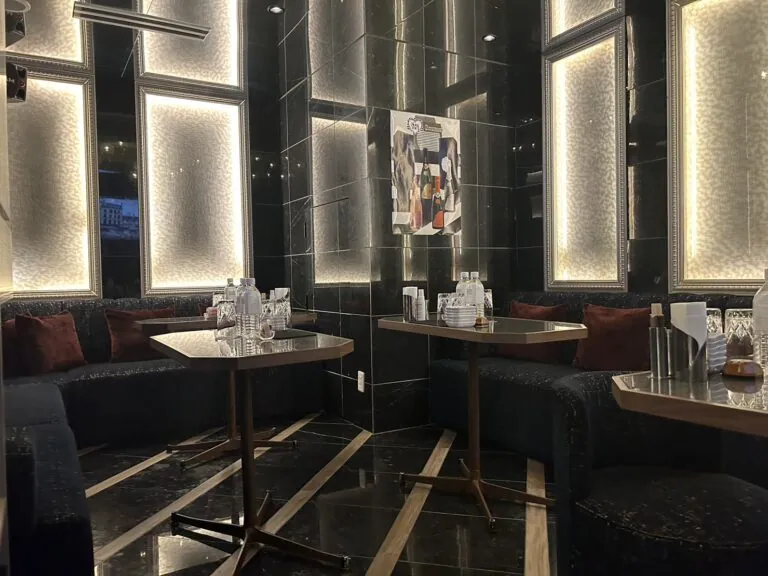 フーガの店内