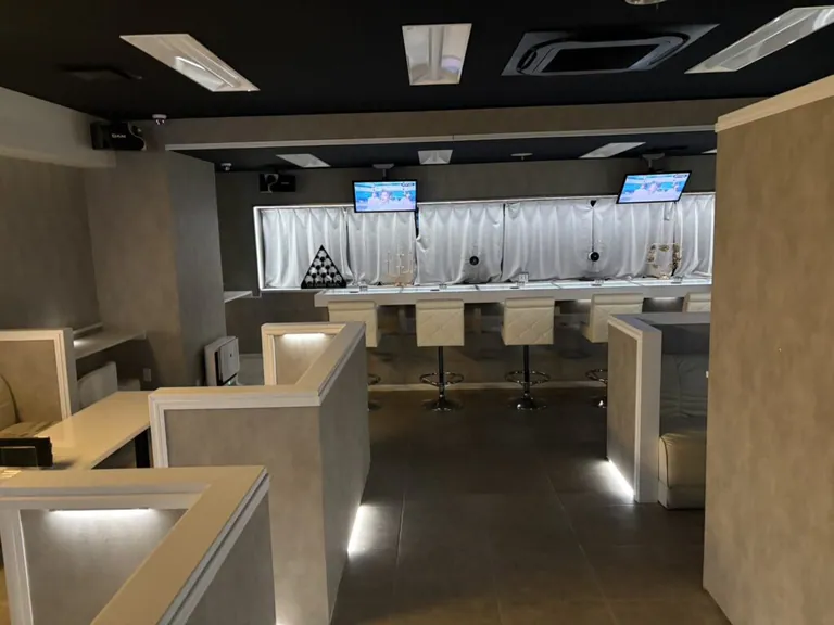 レオン （Girl’s Bar Leon）の店内