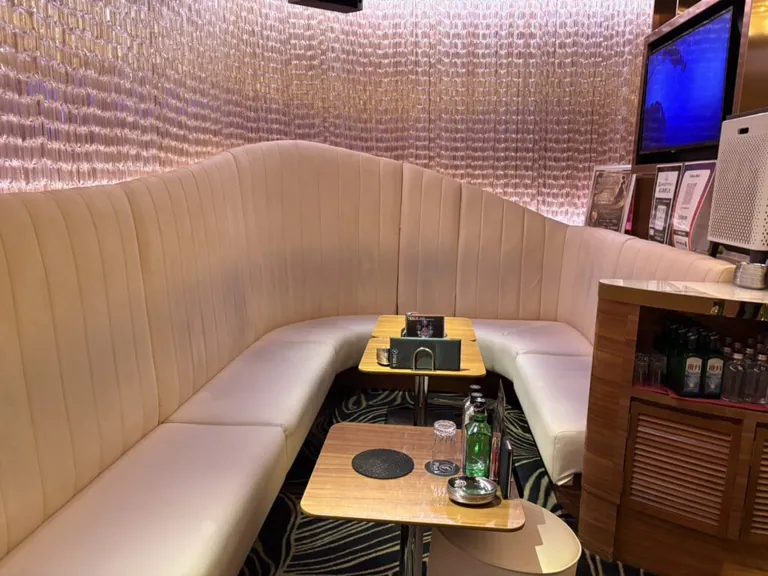 プランビーの店内