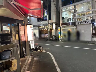 エスへの道順 5／6：一つ目の十字路を左折します。