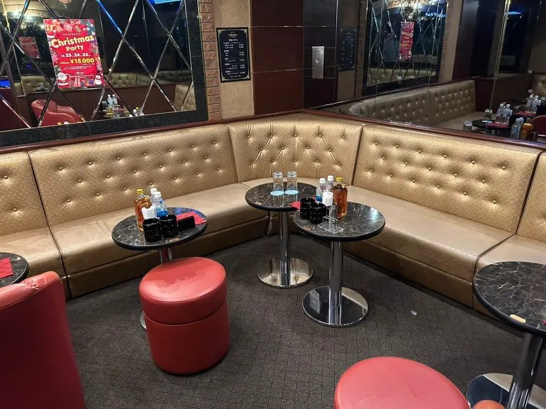 別世界 （ベツセカイ）の店内