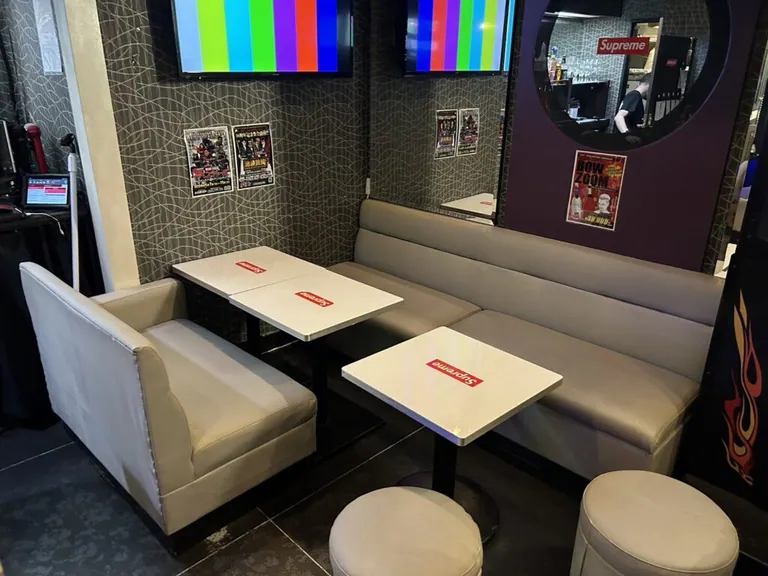 バウズーム （BOW×ZOOM）の店内
