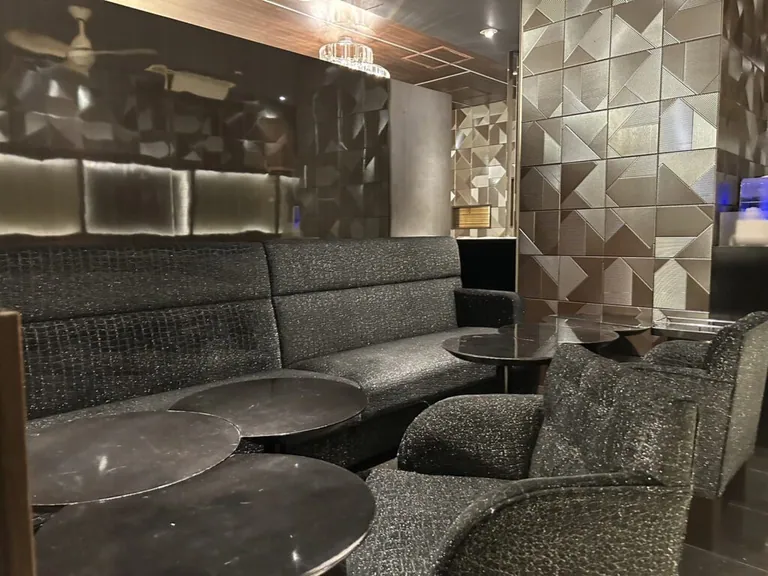 モノリスの店内
