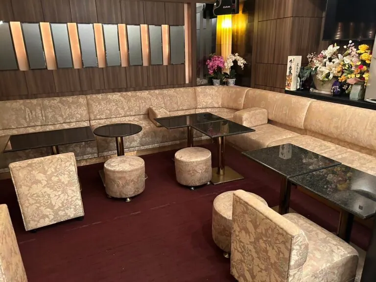 寛 （ヒロ）の店内