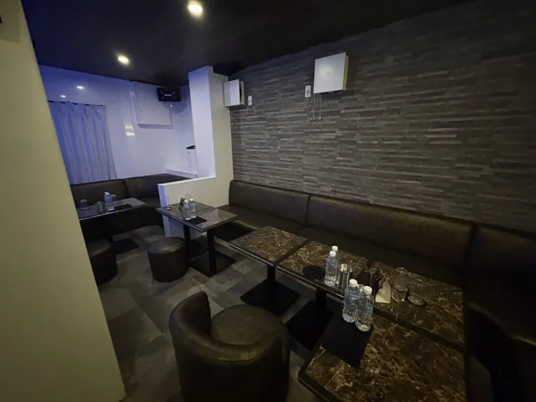 アジュールの店内