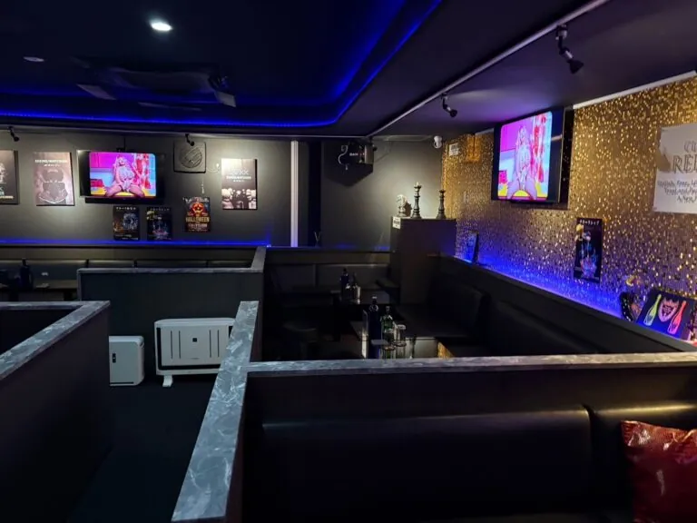 レブルの店内