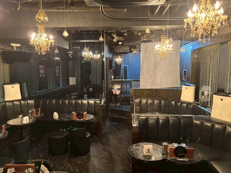 プリズムの店内