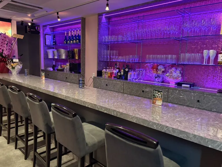 レゼル (Girl’s Bar Rezel)の店内