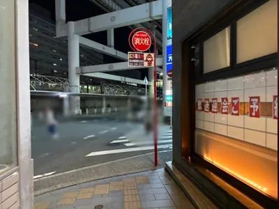 バスキアへの道順 6／10：右手一つ目の路地を右折します。
