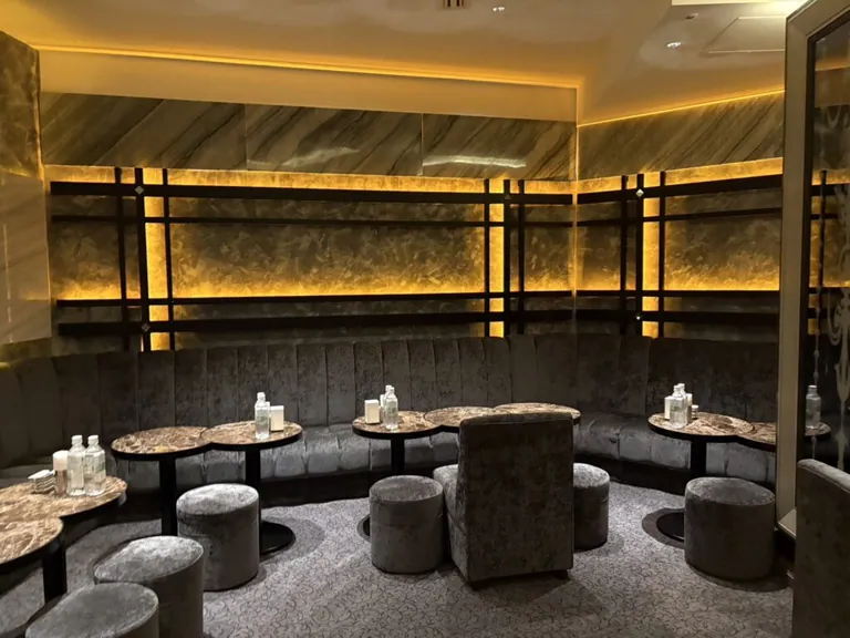サロンの店内