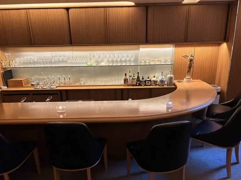 るぽ （ルポ）の店内