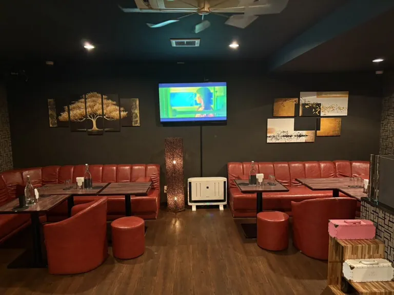 五井 アウローラの店内