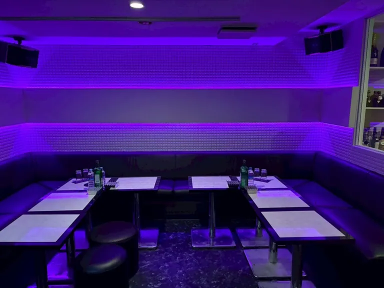 スザクの店内