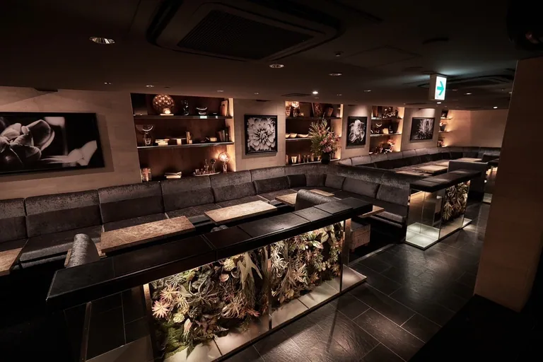 アンジュールの店内