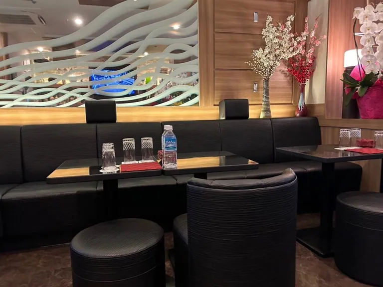 ダコールメイ （D’ACCORD May）の店内