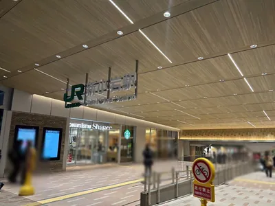 新小岩　シェリスへの道順 1／8：「新小岩駅」南口を出ます。