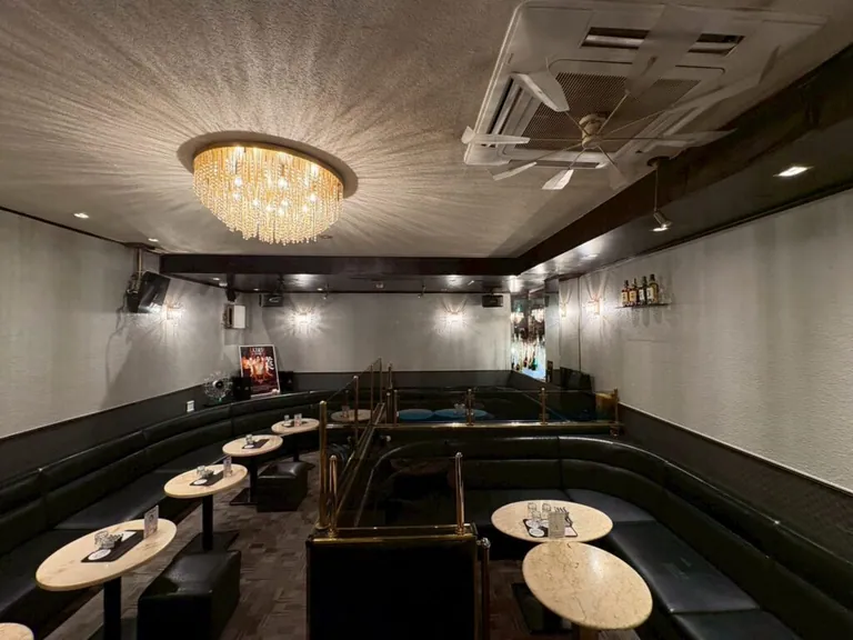 ティトゥルースの店内