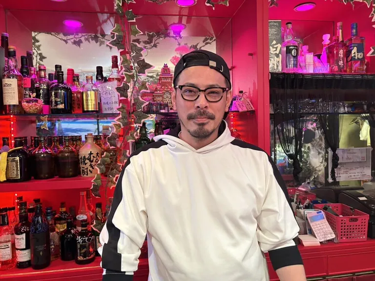 イーネー （girls cafe bar E～ねぇ）の店内