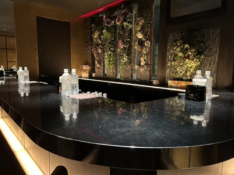 横浜クラブ (横濱倶楽部)の店内