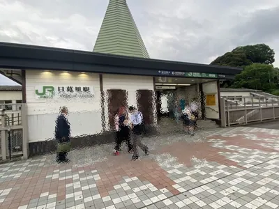 日暮里　ミダスへの道順 1／7：「日暮里駅」南口を出たら右へ進みます。