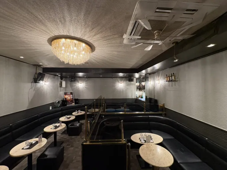 ティトゥルースの店内