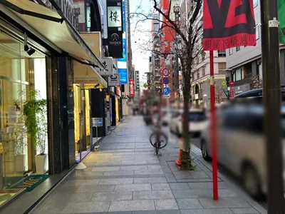ラウンジエンへの道順 9／11：直進します。