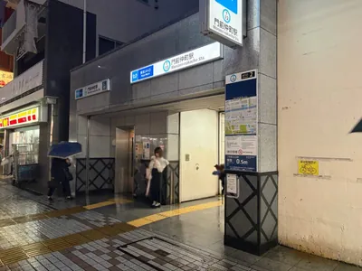 ルルへの道順 1／3：東西線「門前仲町駅」2番出口を出ます。