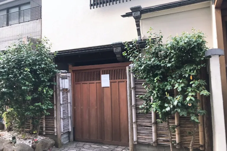 結（ユイ）の店内
