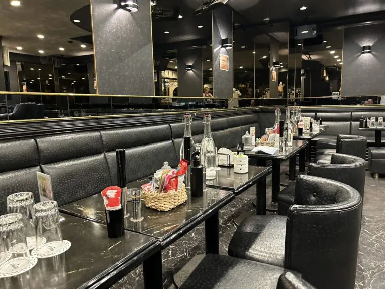 エイムの店内